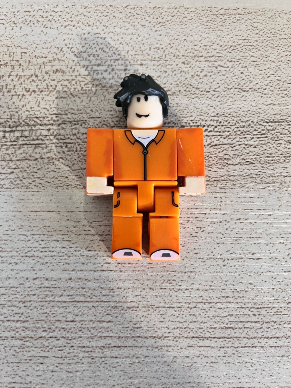 Roblox Jailbreak Prisoner Orange Jumpsuit Action Figure Jazwares 2.5"
